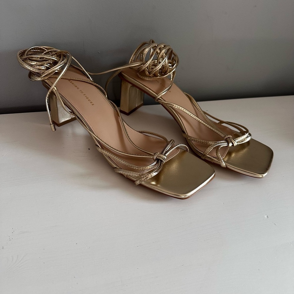 Fashion To Figure Lana Women's Gold Wide Width Flats, Sandals, US 11, Strappy